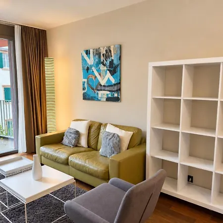 Comfortable 1br Flat At Great Location - Baron 24 *
